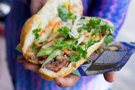 Vì sao bánh mì Sài Gòn lên báo Mỹ?