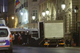 Dinh Tổng thống Pháp bị đặt chất thải hạt nhân