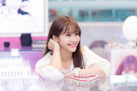 Thanh Hằng đi London, Khả Ngân lên báo Trung Quốc