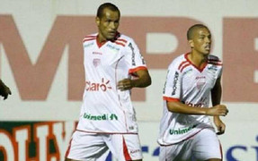 Hy hữu: Cha con huyền thoại Rivaldo cùng vào sân thi đấu