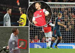 Nhận thẻ đỏ thứ 100, thủ thành Arsenal dùng ‘ngón tay thối’