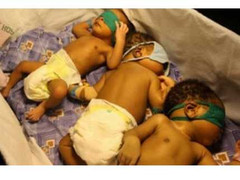 Một người cha nhẫn tâm với đứa con sơ sinh