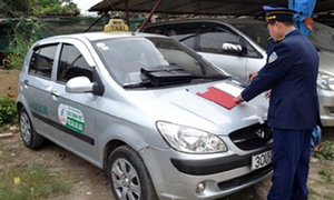 Đi 3 km, nữ tài xế taxi 'chặt' 1 triệu đồng