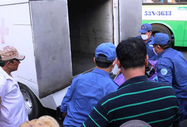 Ngã xuống đường, người đàn ông tử vong tại chỗ