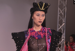 'Phù thủy makeup' khen Huyền Trang hết lời tại London