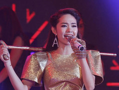 Minh Hằng, Maya đã 'bơm' vòng 3 bằng cách nào?