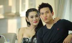 Lâm Chi Khanh tình tứ trai đẹp trong MV mới