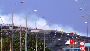 Bãi rác Đa Phước cháy lớn, khói ám đen bầu trời