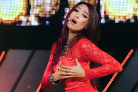 Buồn lòng khi sao Hàn sa lầy phong cách sexy quá đà