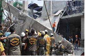 Bệnh viện đang xây bị sập, 27 người thương vong