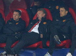 Moyes 'hồn xiêu phách lạc' nhìn MU chết trận