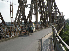 Di dời cầu Long Biên: Tận dụng ít, tốn kém quá nhiều