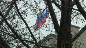 Trụ sở chính quyền phía nam Ukraine bị chiếm, treo cờ Nga