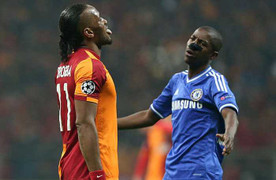 Drogba nghiến răng, lè lưỡi ngày gặp lại Chelsea