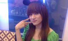 Ảnh Hương Giang Idol mặc váy, độn vòng một khi chưa chuyển giới