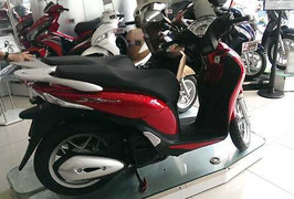 Ế ẩm, hàng 'nóng' Honda SH Mode bán dưới giá đề xuất