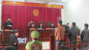 Cảnh sát trấn tiền gái mại dâm: Bác bỏ lời khai chấn động