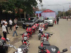 Truy tìm dàn mô tô 'khủng' hộ tống 'siêu đám cưới' ở Hà Tĩnh