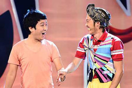 Hoài Linh biến trai thẳng thành... cong