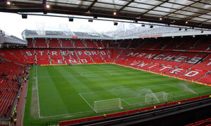 Bị hành hạ, fan Man Utd thêm xót xa thời oanh liệt