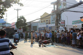 Tránh xe máy, nam thanh niên bị xe ben cán qua người