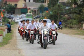 Xác định 6 người lái mô tô 'khủng' hộ tống 'siêu đám cưới'