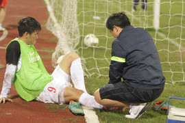 Công Vinh quá đen đủi