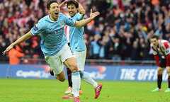 Yaya Toure lập siêu phẩm, Man City giành Capital One Cup