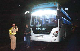 Vì sao ban đêm CSGT kiểm tra xe siêu nhanh?