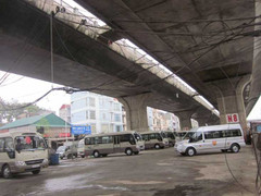 Chống lệnh Bộ GTVT, gầm cầu ở Hà Nội vẫn bị 'xẻ thịt'