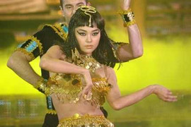 Minh Hằng eo thon, vòng một nóng bỏng