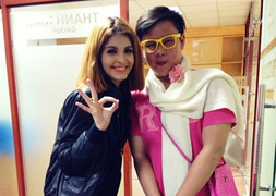 Andrea bị 'đánh ghen' tơi tả