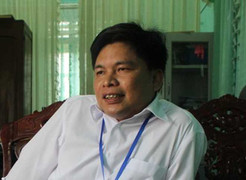 Trả lại giáo viên tiền mua quà biếu xã