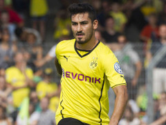 Bayern vào cuộc, Man United gặp khó vụ Gundogan