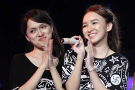 Hương Giang Idol chiến đấu với hot girl Mai Thỏ