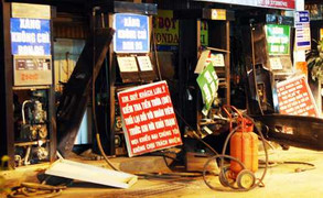 Cây xăng nổ như bom, khu dân cư chấn động