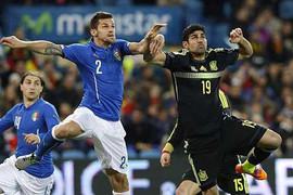 Diego Costa gây thất vọng, TBN sít sao hạ Italia