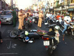 Bé trai 11 tuổi chết thảm dưới bánh bị xe buýt