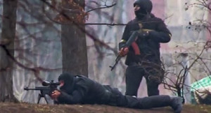 Lật tẩy kịch bản lính bắn tỉa giết hại dân Ukraine