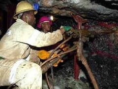 Sự thật bàng hoàng trong những mỏ vàng Nam Phi