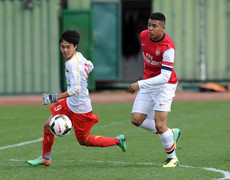 HLV U19 Arsenal mê mẩn Công Phượng, Xuân Trường