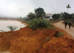 Đội lốt thăm dò, khai thác khoáng sản trái phép?