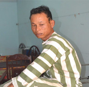 Ghen tuông, đâm chết vợ và 2 vợ chồng hàng xóm