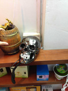 Quà độc 8/3: Điện thoại hình đầu lâu gây sốc