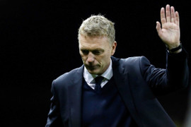 Sa thải David Moyes: Man Utd, dũng cảm lên!
