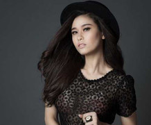 'Gái một con' Thuỷ Tiên, Trương Quỳnh Anh vào cuộc chạy đua sexy