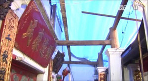 Video: Lãnh đạo thôn tự ý dỡ gỗ sưa ở đình cổ đi bán