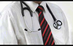 Hành động tàn bạo của 1 bệnh nhân với bác sĩ