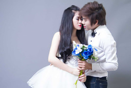 Sơn Paris hẹn hò hot girl Mai Sương ngày 8/3