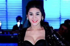 Lâm Chi Khanh già nua, luộm thuộm